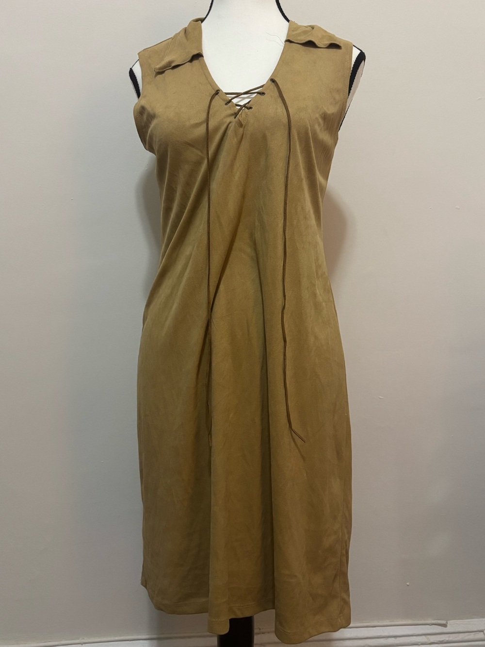 sleeveless vintage dress